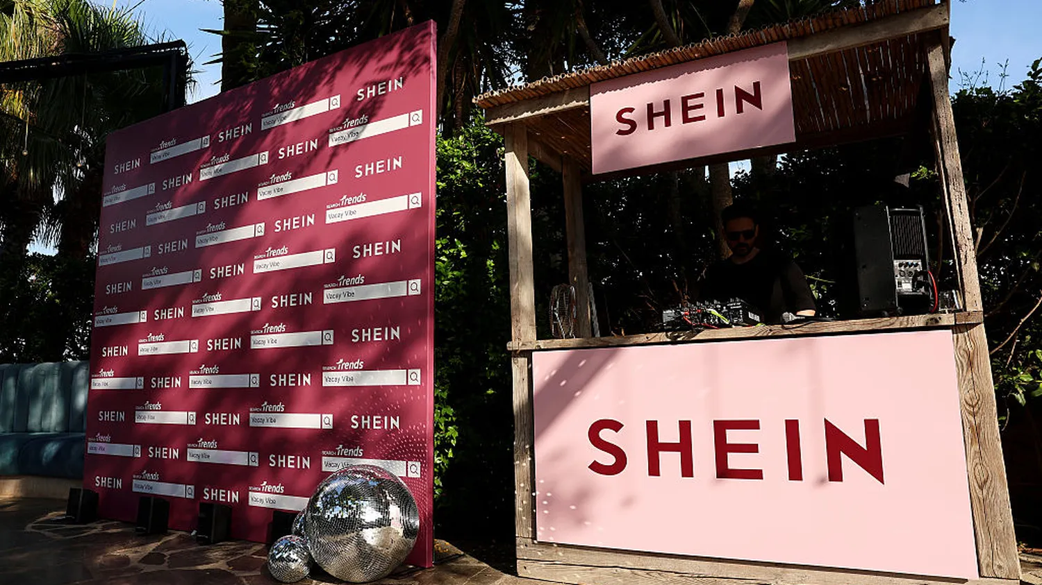 SHEIN与Temu之争：供应链、全球化与跨境电商焦虑